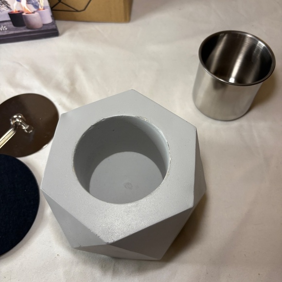 Tabletop Fire Pit/Bowl with Lid and Mat New in Box Geometric Shape - Picture 4 of 9